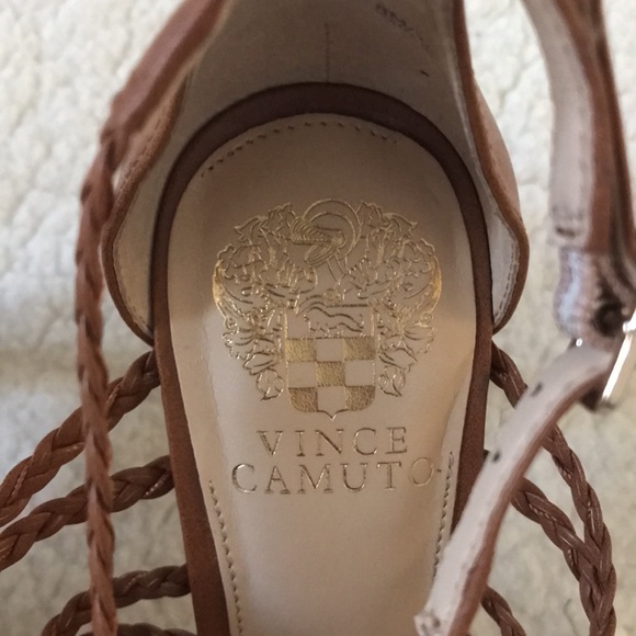 NWOB | Vince Camuto | Tan Strappy Open Toe High Heel Size 8 - Picture 3 of 16